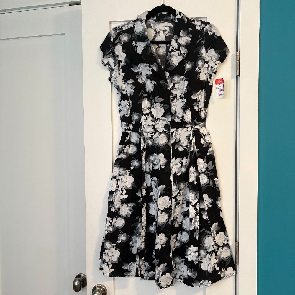 NWT Mlle Gabrielle black and white floral print shirt dress